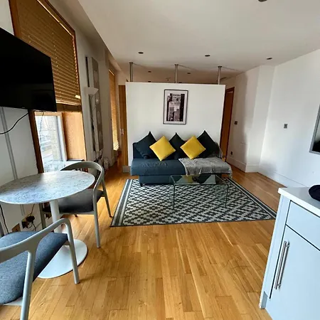 1 Bedroom In Piccadilly Circus St James Cov1 London Exterior photo