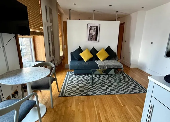 1 Bedroom In Piccadilly Circus St James Cov1