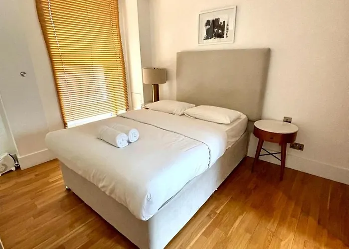 1 Bedroom In Piccadilly Circus St James Cov1